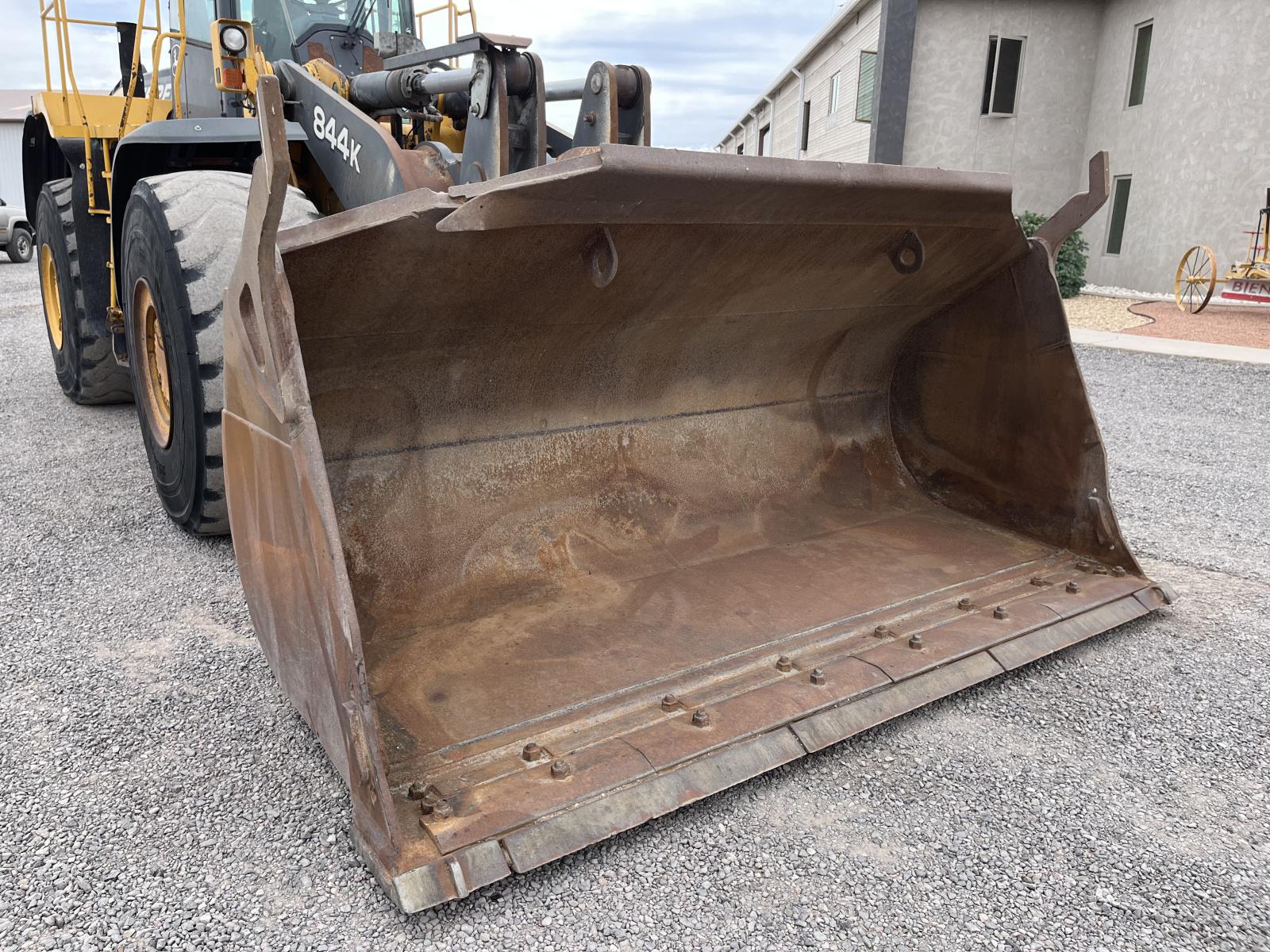 ./imagenes/INVOICE/2019/18085/JOHN DEERE 844K (6).JPG